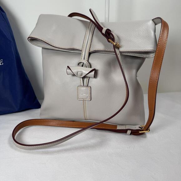 Dooney & Bourke Handbags - NWT Dooney & Bourke Leather Crossbody Bag - Stylish and Versatile